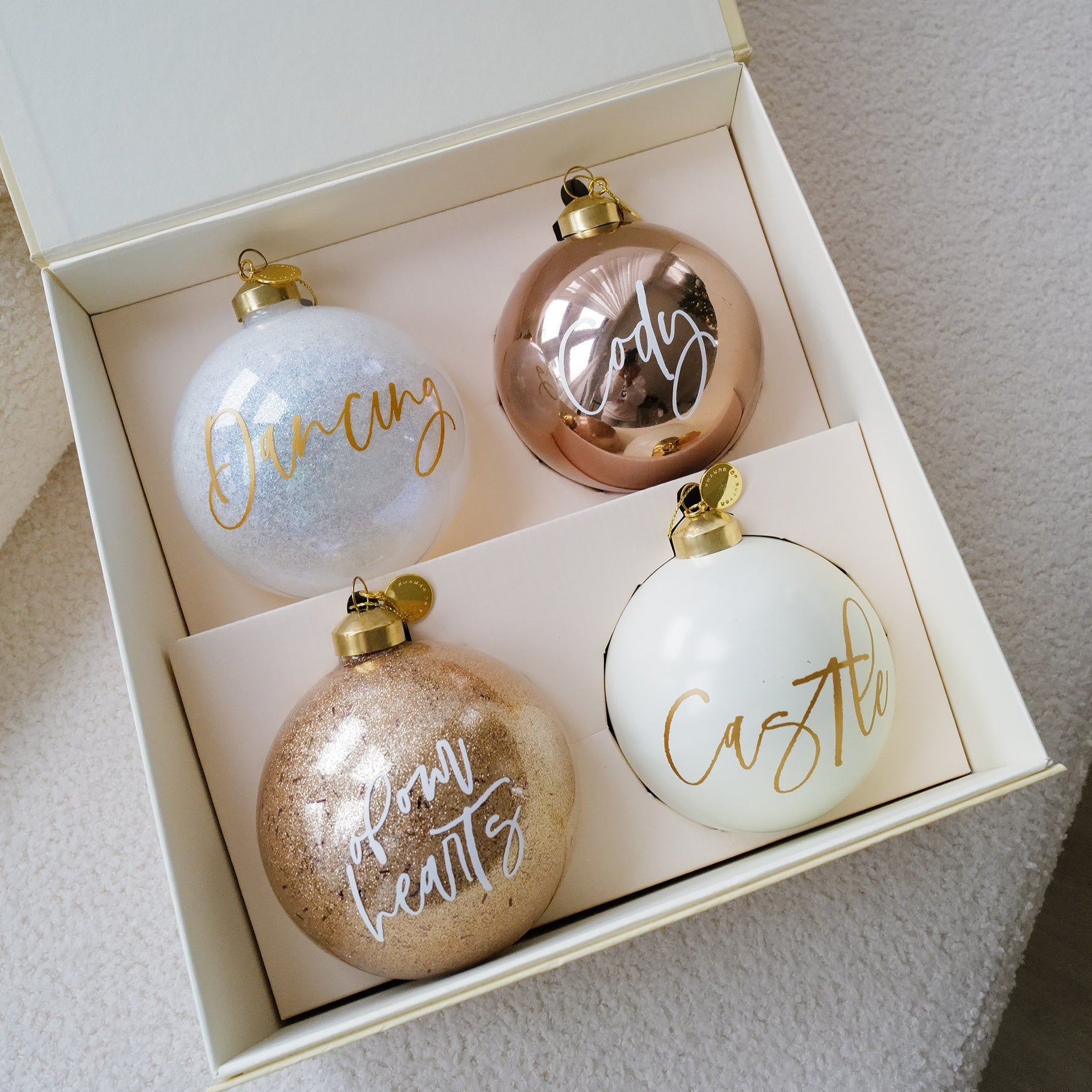 Gift Box with 4 Personalized Baubles