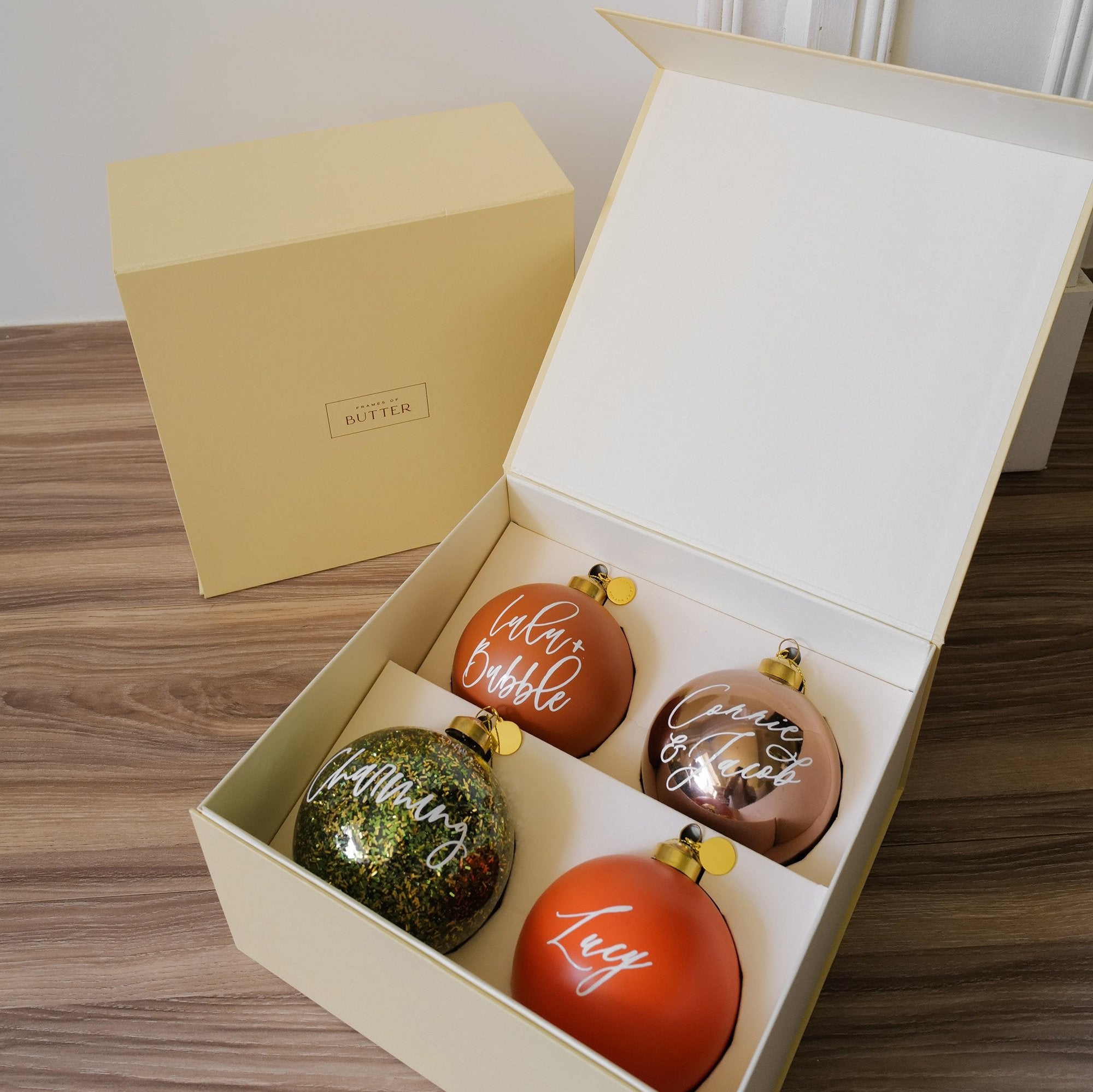 Gift Box with 4 Personalized Baubles