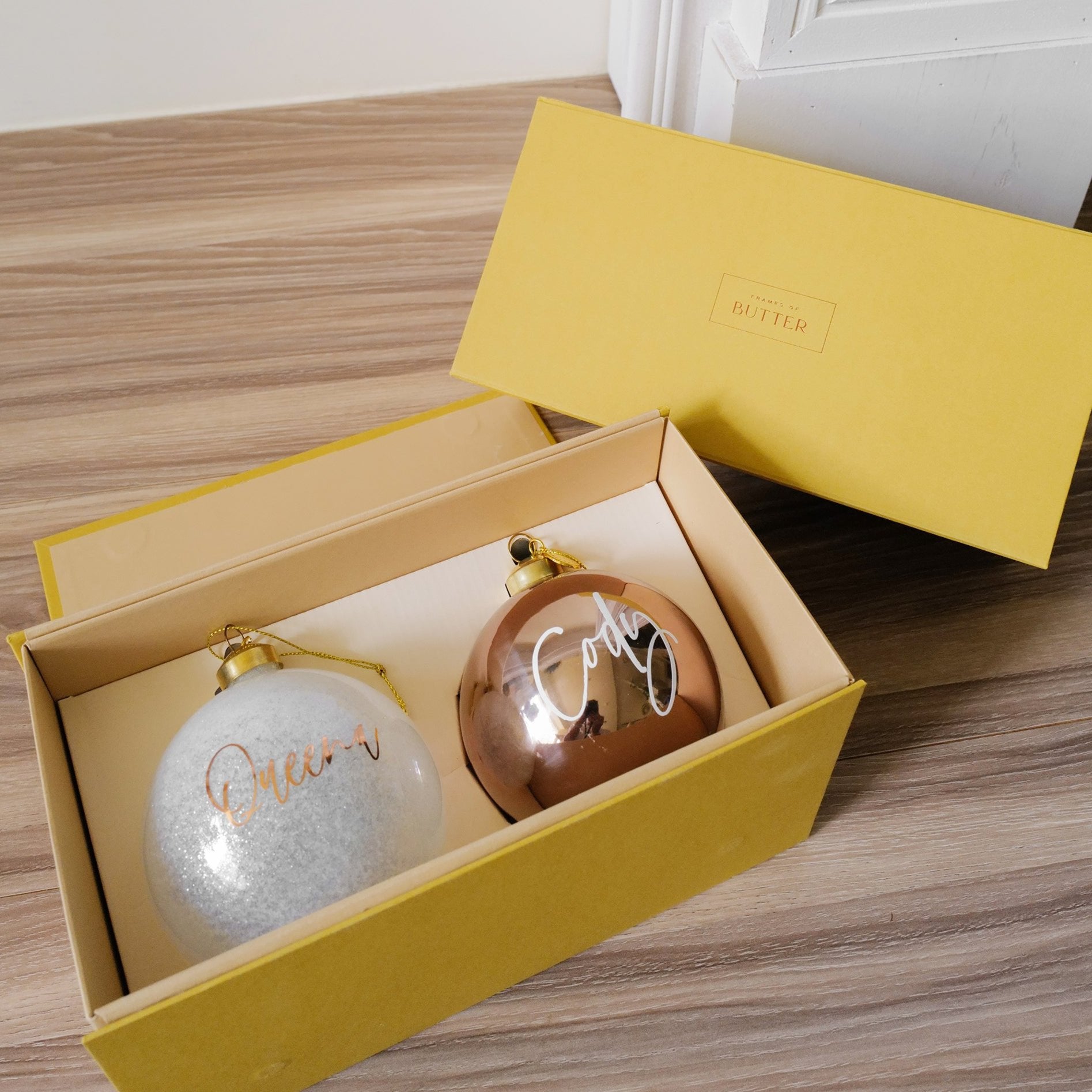 Gift Box with 2 Personalized Baubles